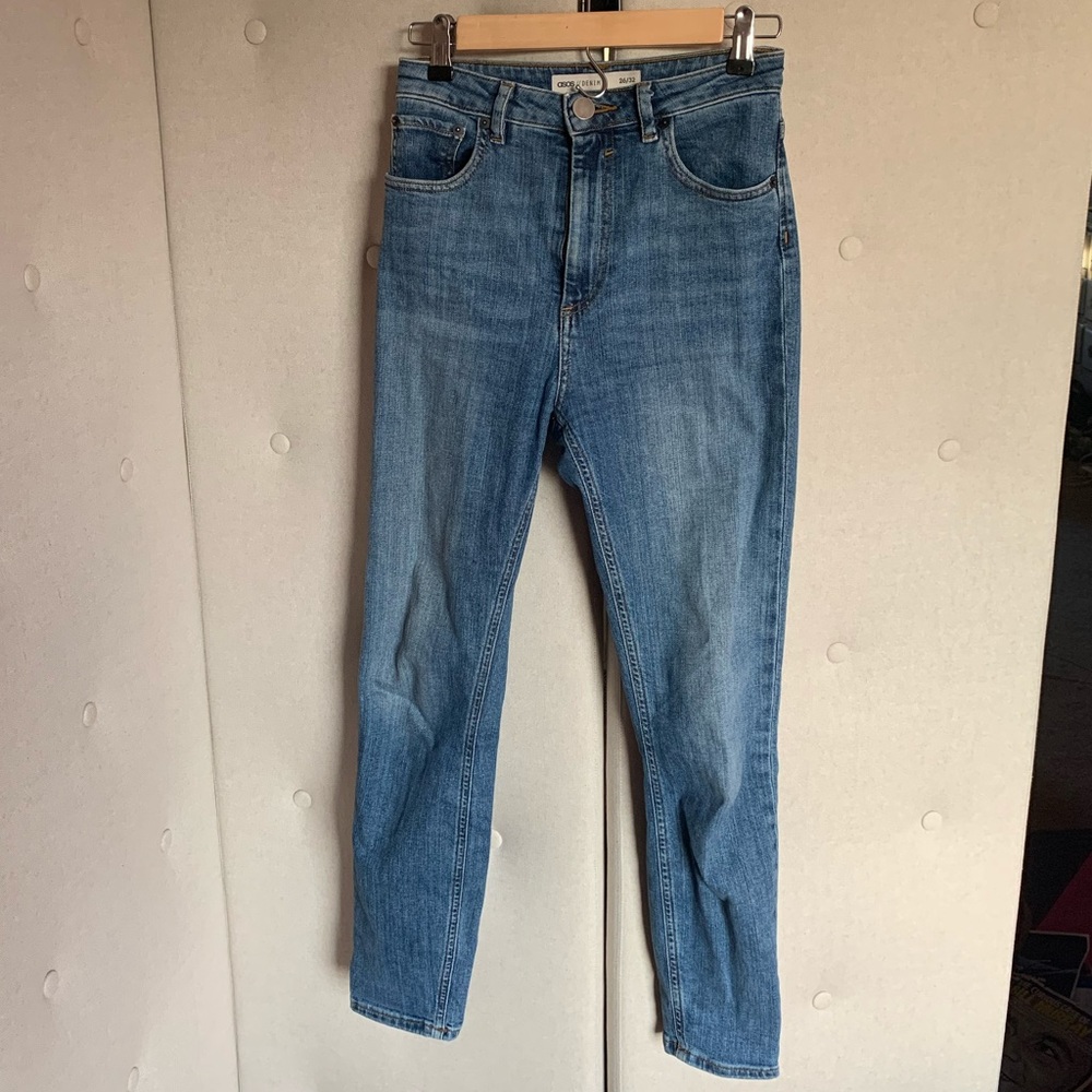 high waisted mom jeans